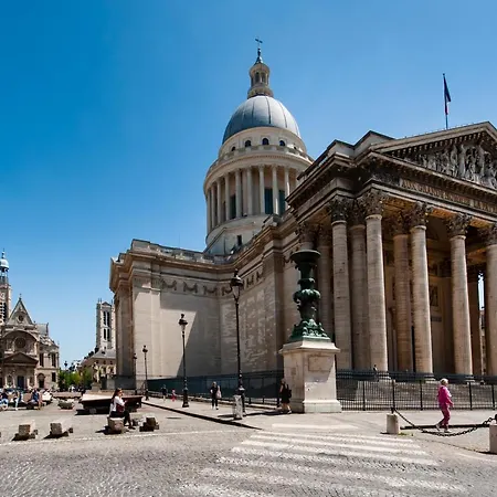 Place Pantheon 아파트