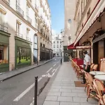 Place Pantheon شقة