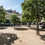 Place Pantheon * باريس