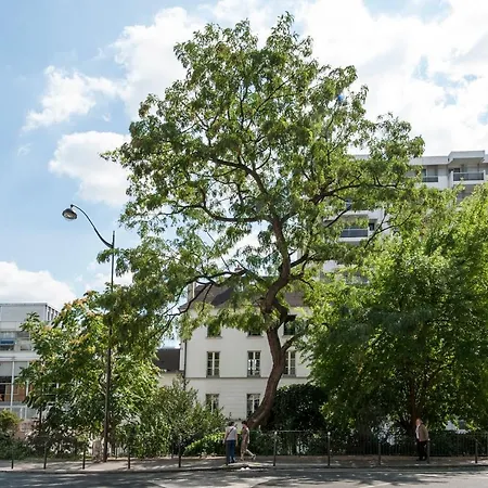 Apartment Place Pantheon Paris